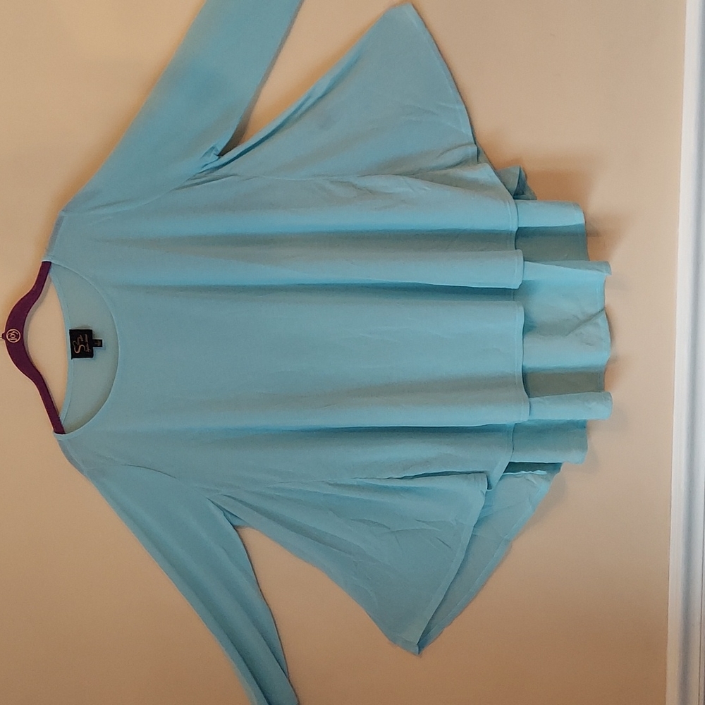 Aqua top